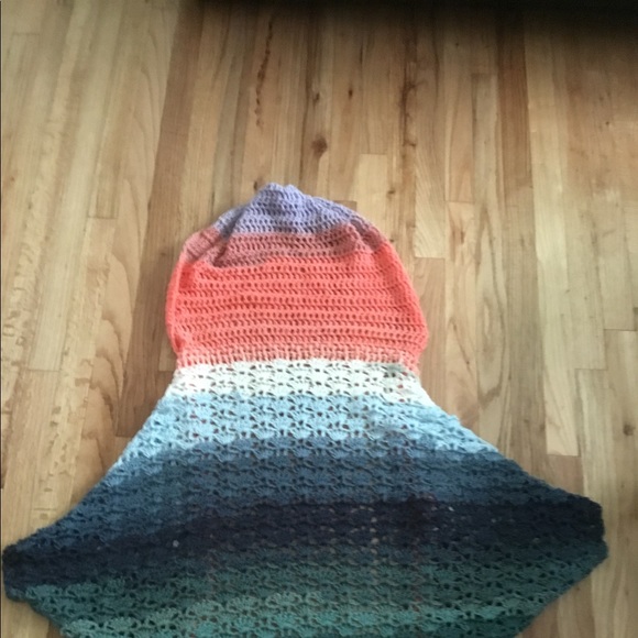 Handmade crocheted top - Picture 5 of 5